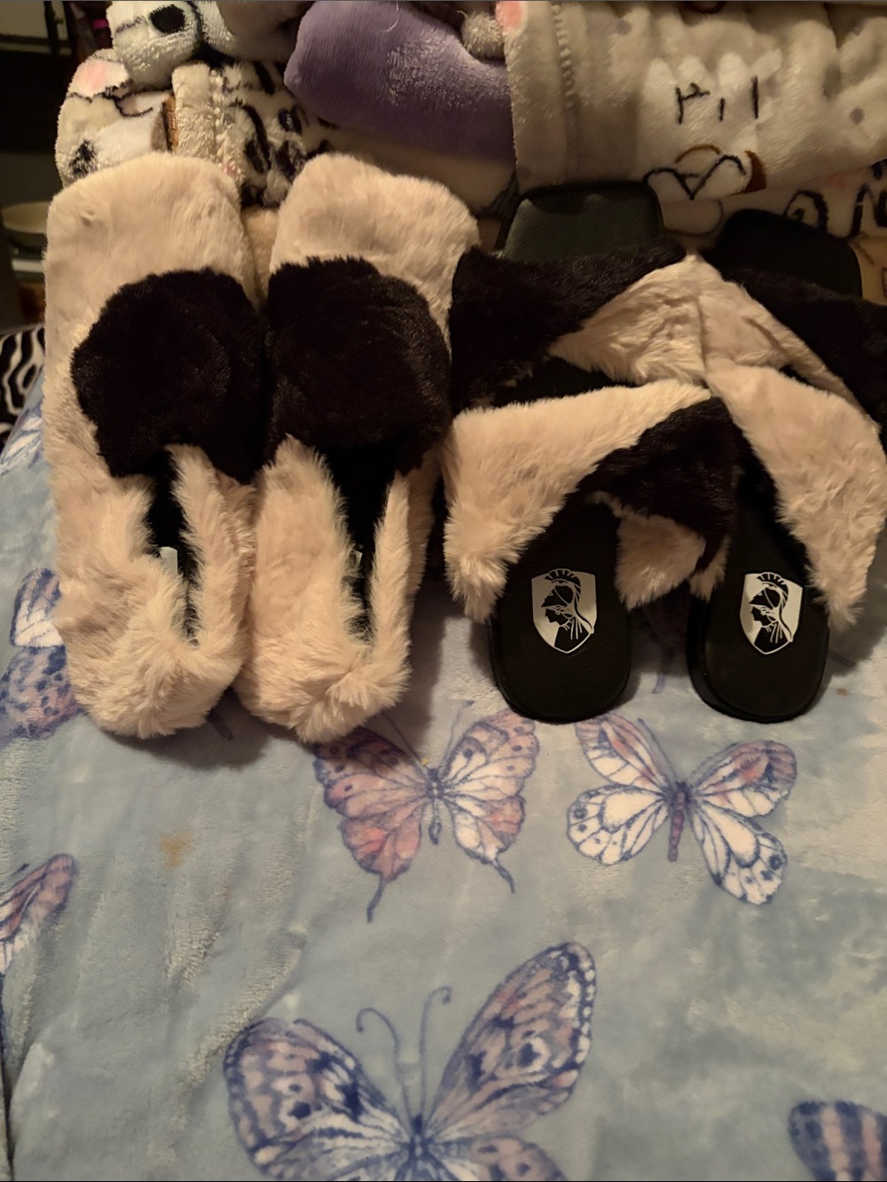 Fur slippers